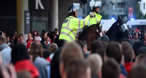 الشرطة الألمانية تفتش 39 منزلا لمشجعين متشددين